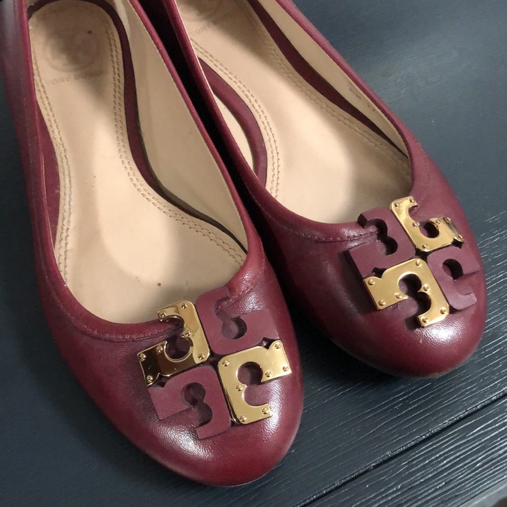 Tory Burch Burgundy color shoes - Picture 3 of 9